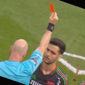 Liverpool vs Arsenal highlights with a red card incident