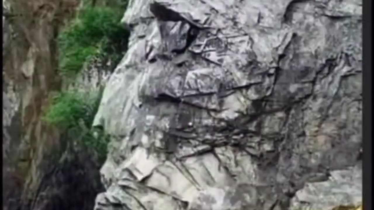 Mountain or petrified giants?