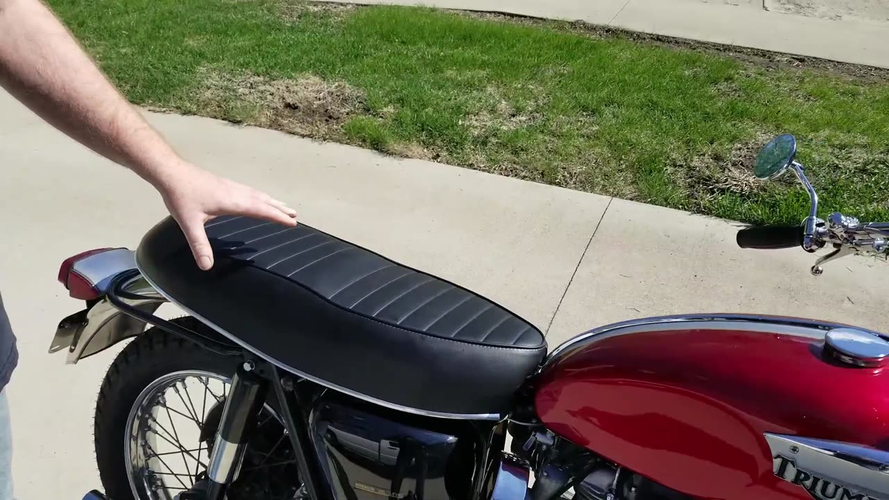 1968 Triumph Bonneville restoration part 27, Putting in fluids and first start