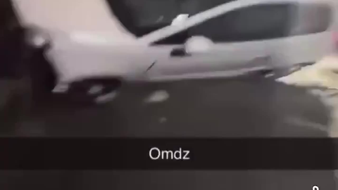 🚨🇬🇧BREAKING NEWS A man drove his car into a crowd in Bedfordshire