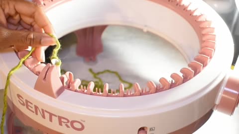 Paranoid Knitter's Secret: Secure Yarn with a Slip Knot on the Sentro