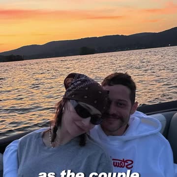 Elsie Hewitt Stuns on Red Carpet with Pete Davidson Showing Baby Bump Glow