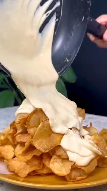 Super cheesy potato chips 🍟 🤤😙👌