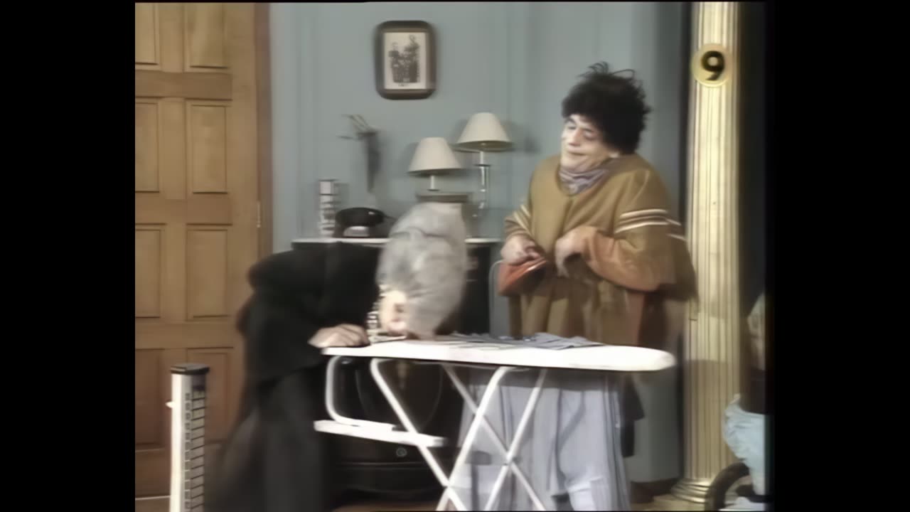 Antonio Gasalla - Kika: Planchando