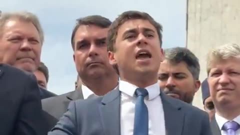 Brasília- Oposição se une em frente ao Congresso Nacional