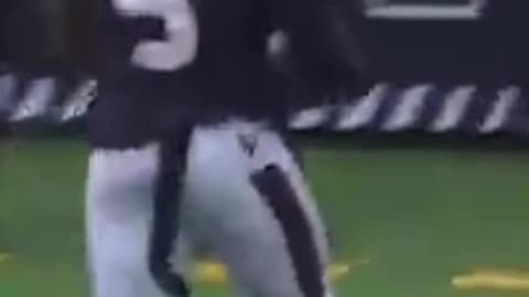 Giants QB Daniel Jones Throws Costly Interception Against Texan
