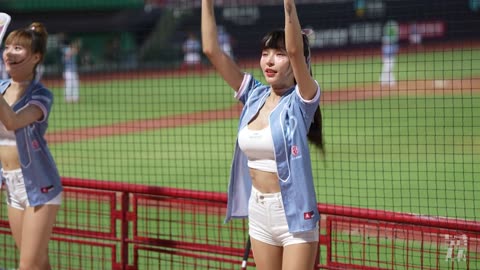 Lin Xiang (Rin-chan) So Cute! Dragon Beauties Wei Chuan Dragons Cheerleaders Tianmu Baseball Stadium