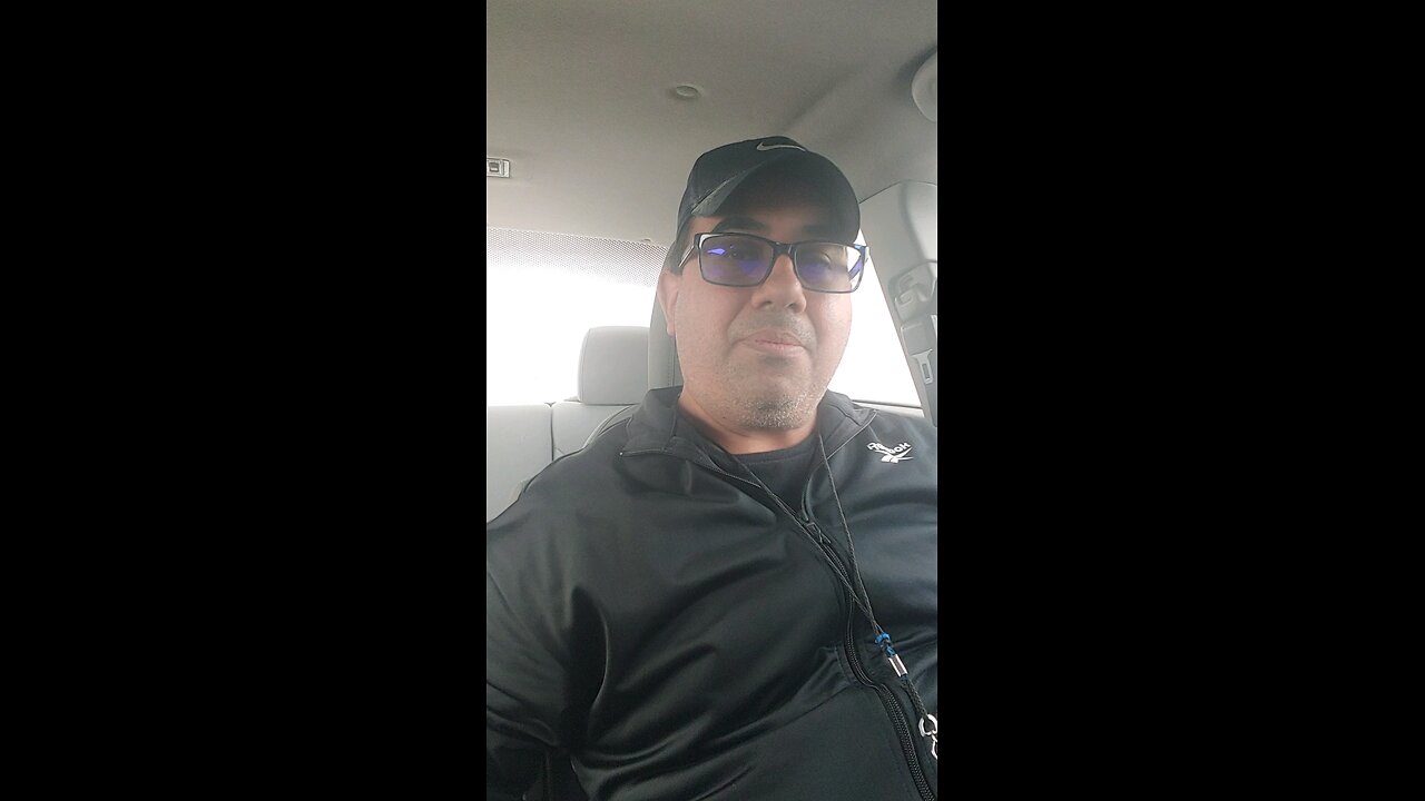 Jasmine Crotchety hates Governor Greg Abbott.