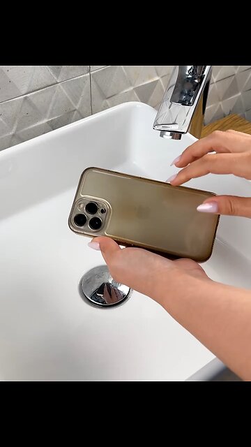 Clean the phone case with toothpaste 🤯