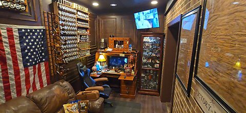 The Tunnell Take #1078 "The gentleman's pipe lounge", money love will ruin us.