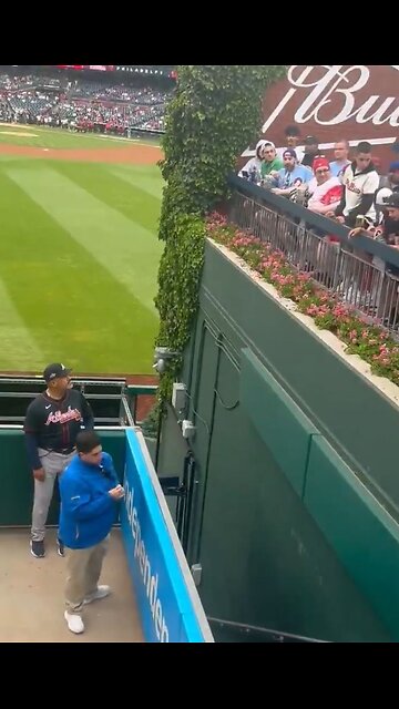 Atlanta Braves caught on camera ejecting Phillies fans for heckling Spencer Strider