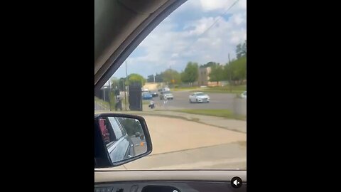 Elon Musk robot gespot in Detroit