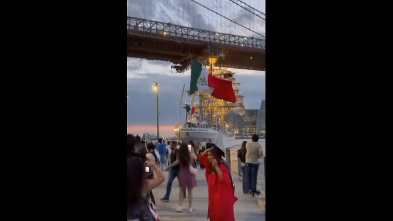 Brooklyn Bridge ship crash live: Two dead and 19 injured after Mexican navy vessel hits New York