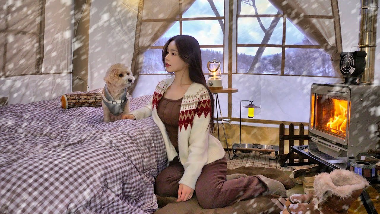 ❄️Sleep overnight in a tent-like cabin in a forest where it's snowing so hard you can't see ahead