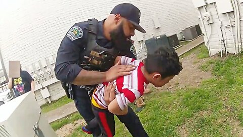 Austin Police Officers Help Child Choking On Candy#8220