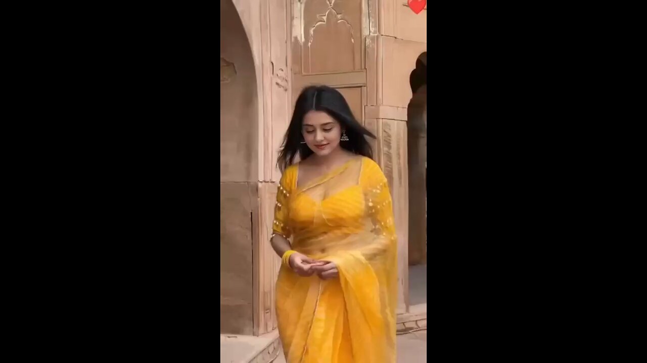hot girl in sharee