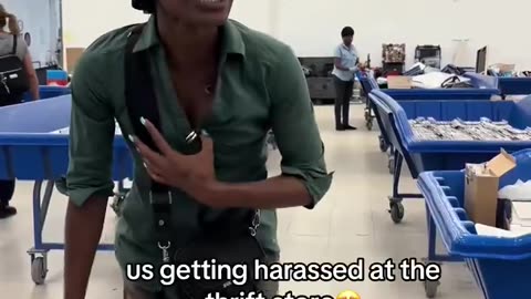 sheboon negress threatens White woman at thrift store