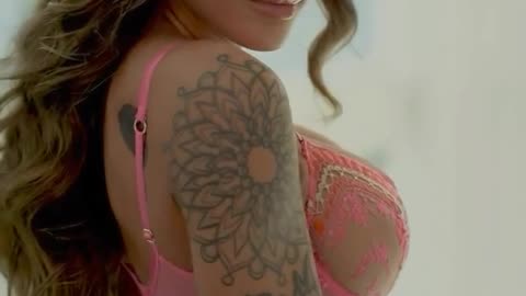 Do you like her tattoos