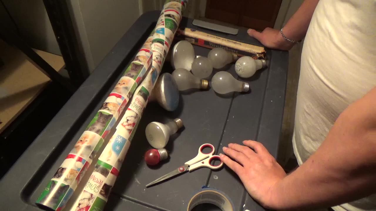 Time waster Vlog #6 Wrapping incandescent bulbs up
