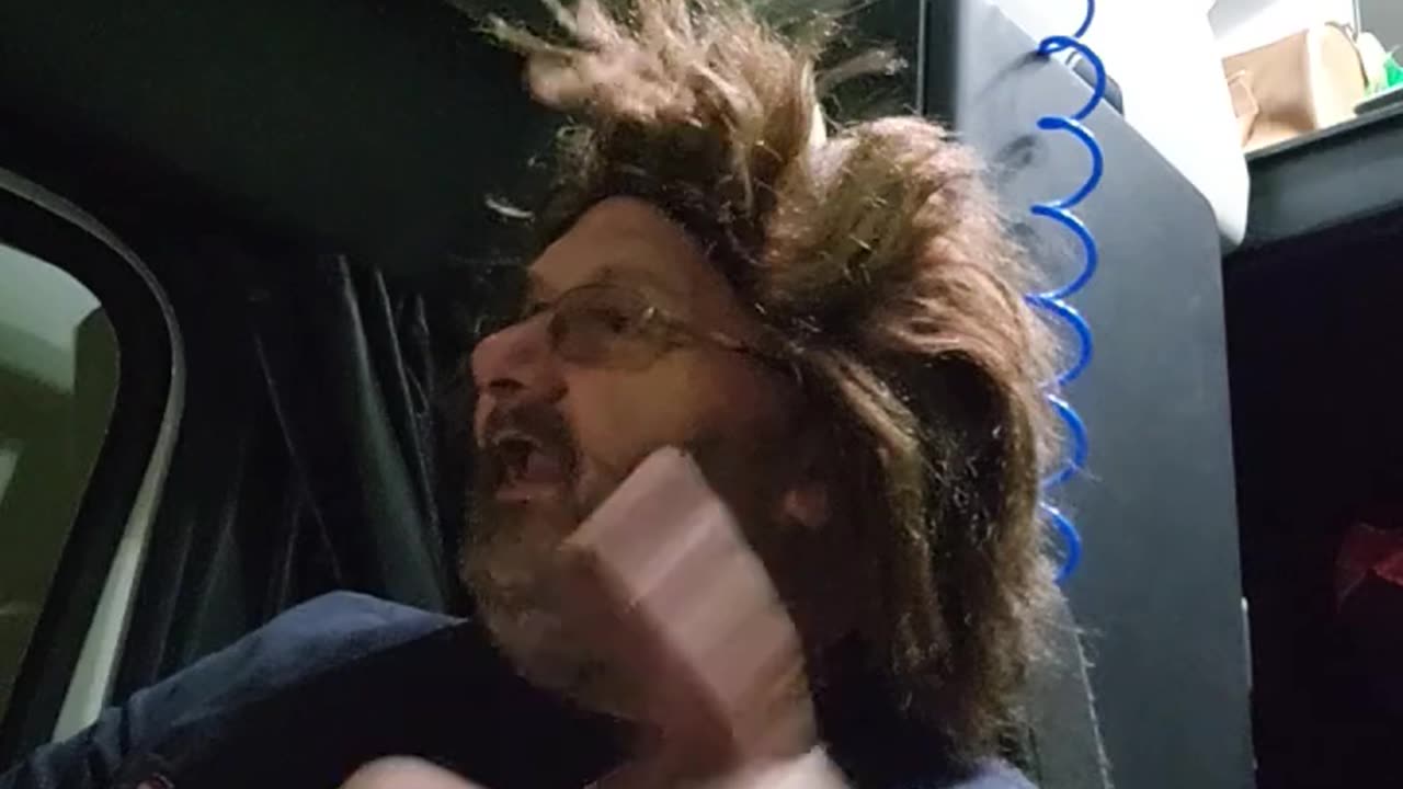 OLEGS BED HEAD #ourtruckinglife #truckdrivers #trucker #reallifetrucker #truckdriver #atruckerslife