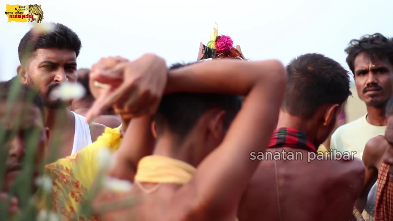 শিব পূজার জন্য কিভাবে ফুল চেয়ে নিয়ে আসলো দেখুন।রামনগর(ঠাকুর বাড়ি), দাকোপ থেকে ধারণকৃত ভিডিও