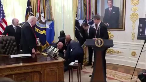 Novo Nordisk executive Gordon Findlay collapsed near President Trump today Nov 6 2025