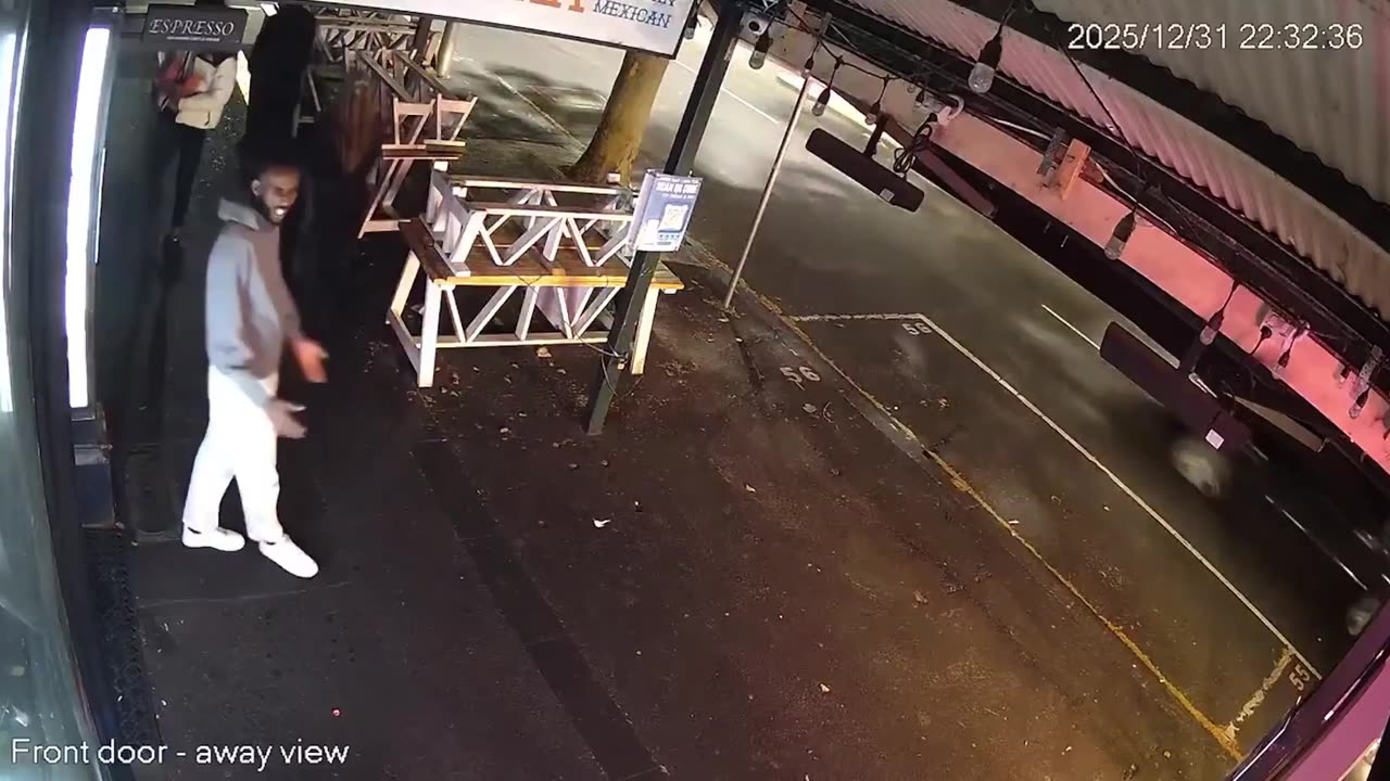 Black gangs fighting in Australia.