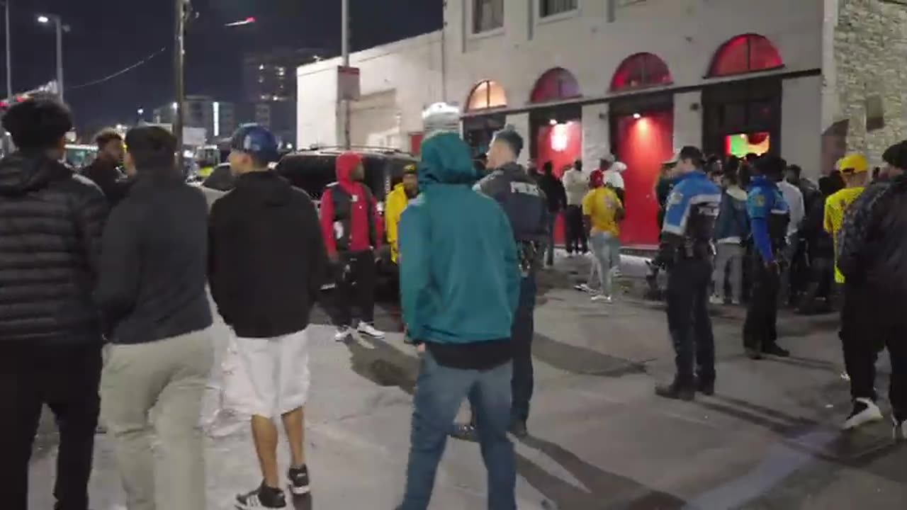 Wild Street Fight Caught on Camera on 6th Street, Austin TX – 2023 Brawl Goes Viral