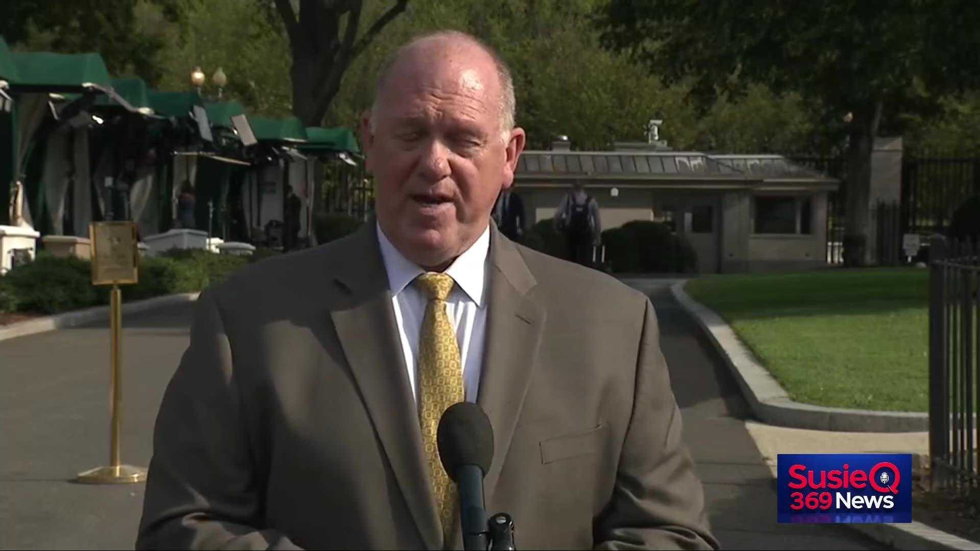 Tom Homan Speaks to Reporters