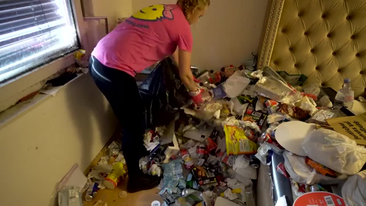 She Couldn’t Afford a $15,000 Professional Cleaning – So I Did It for Free 💖_part6