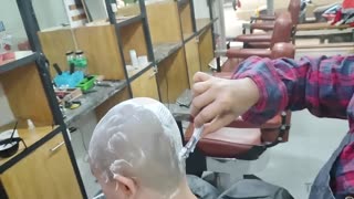 Women headshave at barbershop | Long to Headshave