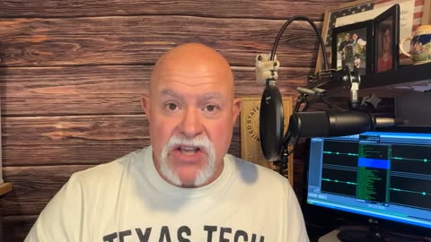 Check out the new studio.🎥😎🎙️
