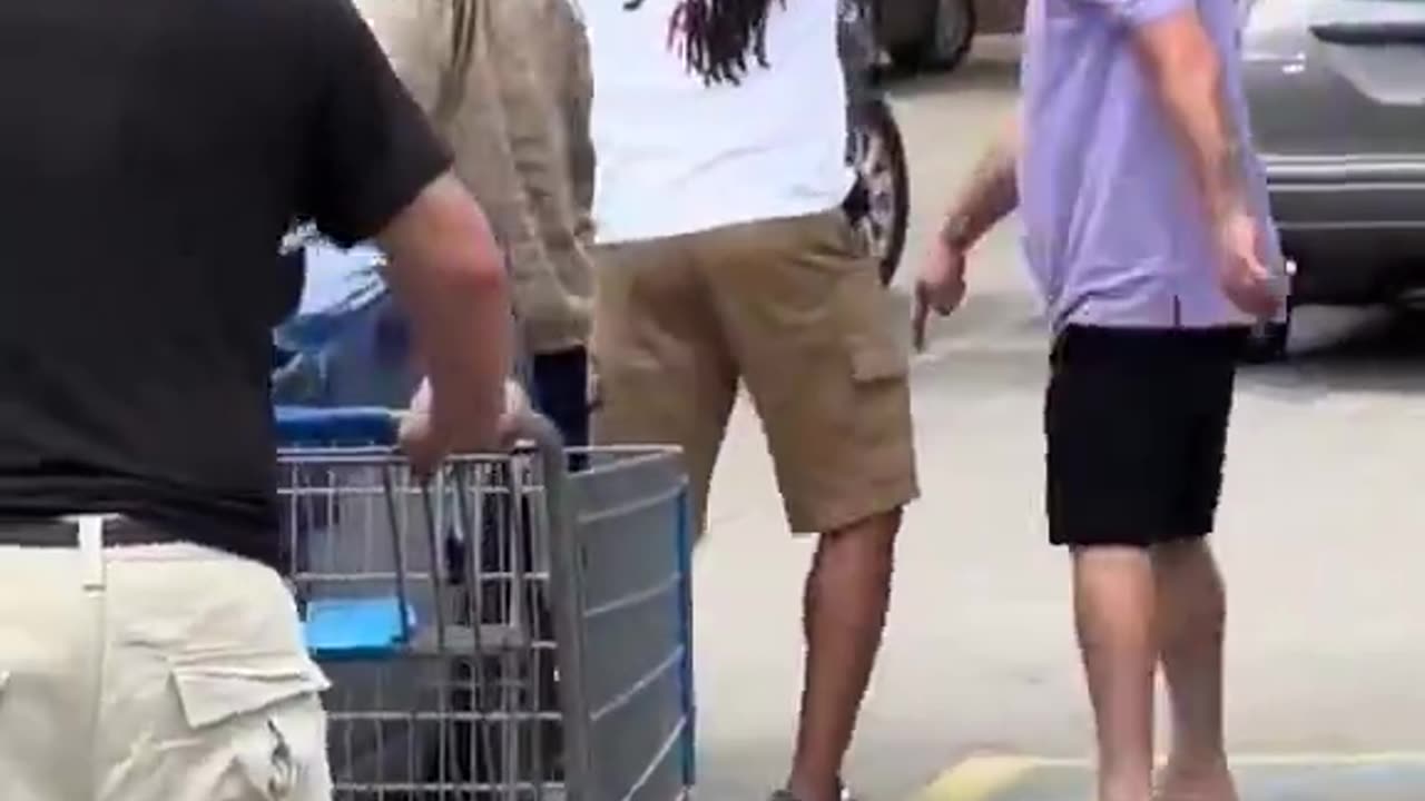 Hero Marine Takes Down Maniac Who Stabbed 11 in Walmart