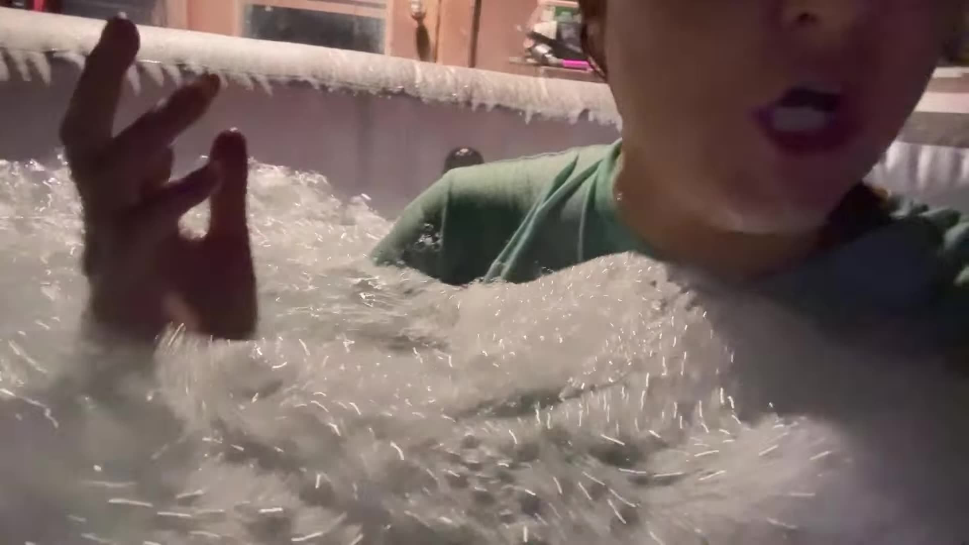 11/30/25 Gymnik VOD: Hot tub 🛀 therapy asmr #asmr