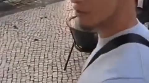 Lisboa - Indivíduos de etnia cigana tentam vender droga a um turista. ACORDA PORTUGAL