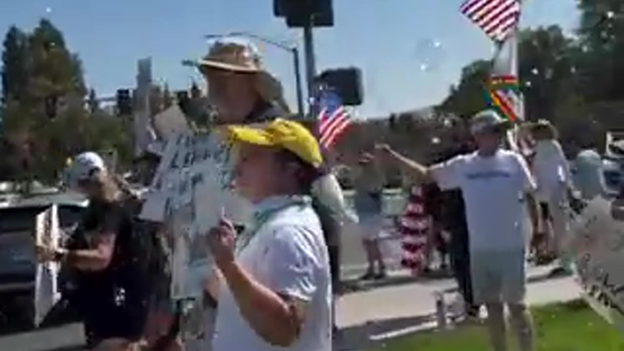 Liberals are now protesting 4th of July and Donald Trump.. Barely anyone showed up,. 😭😭