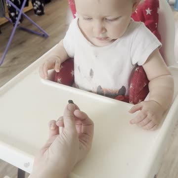 Baby Kayla Tries a Raisin for the First Time 🍇😍