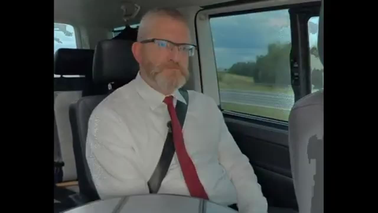 O Kamratach mówią że...