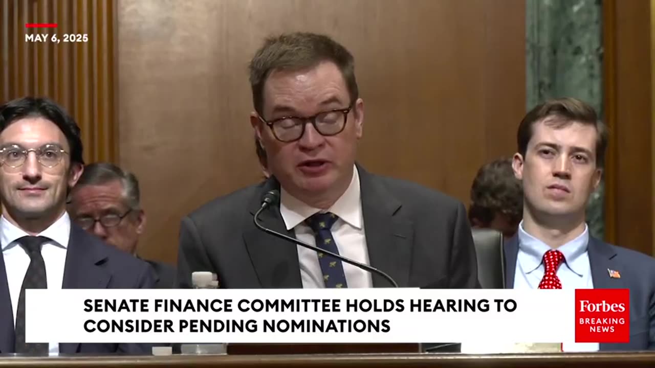 Ron Wyden Grills HHS Nominee About ‘Cutbacks In Essential Healthcare Services’