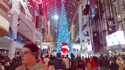 【4K】Biggest Christmas tree 🎄 light & Snow Show Canada 🇨🇦