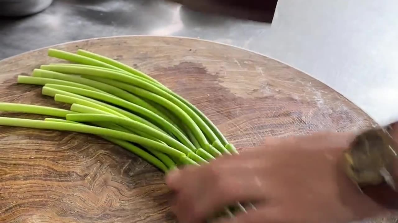 蒜苔炒牛肉 #省饭课代表 #牛肉