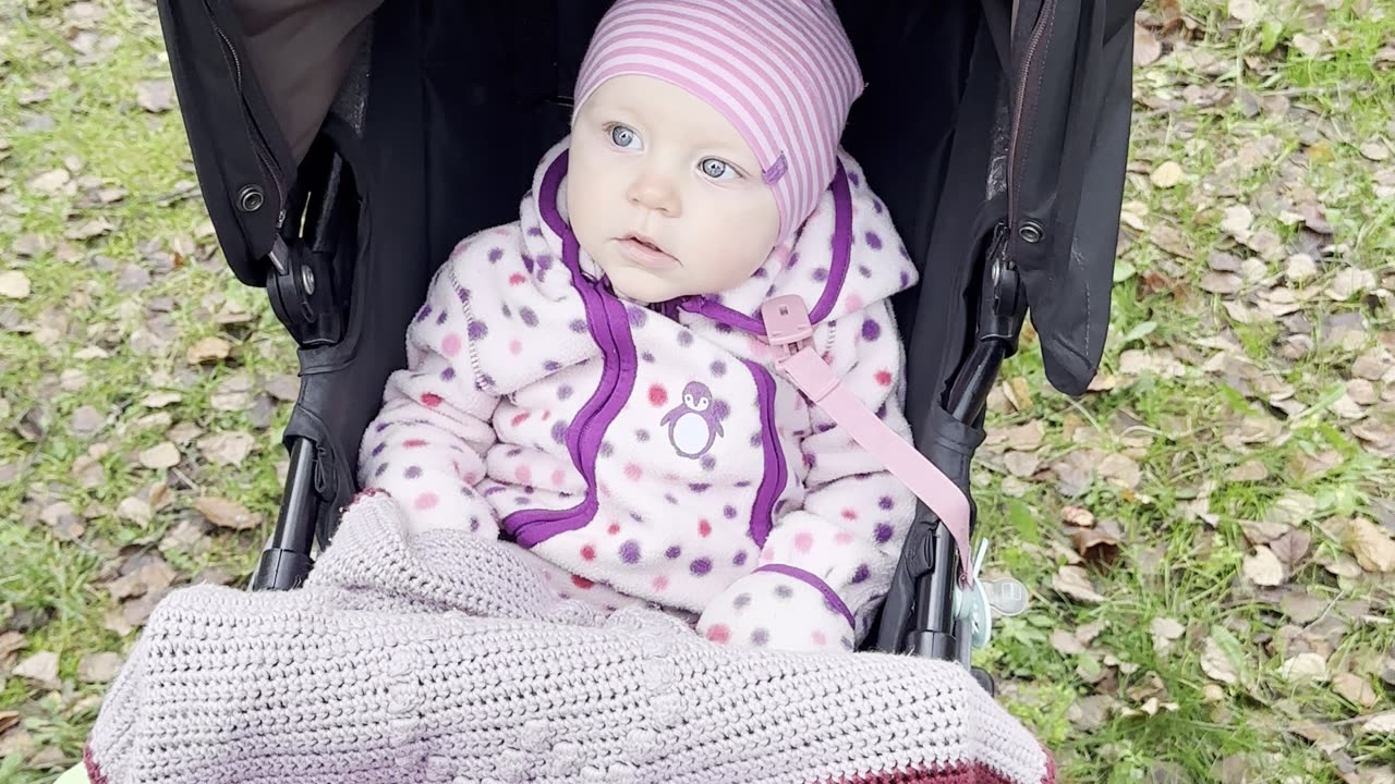 Family Puddle Walk — Baby Kayla Playing in the Rain ☔👣