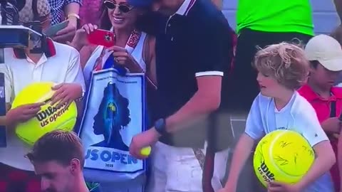 😂😱 Grown Man Grabs Kamil Majchrzak's Hat! | FunFM