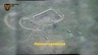 Archive footage of the strike of on Russian 120-mm D30 gun along with the calculation