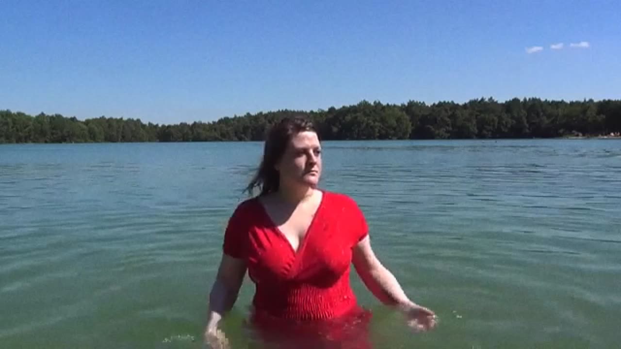 Wetlook girl