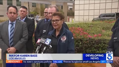 LAPD sergeant hit, killed assisting crash victim on 405 Freeway