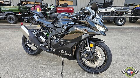 2024 KAWASAKI NINJA ZX-4RR IN BLACK WALK-AROUND