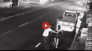 Dude mugs a lady and steals her purse. Karma kicks his butt.