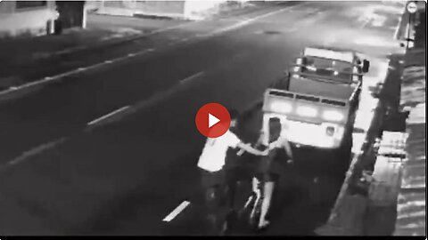 Dude mugs a lady and steals her purse. Karma kicks his butt.