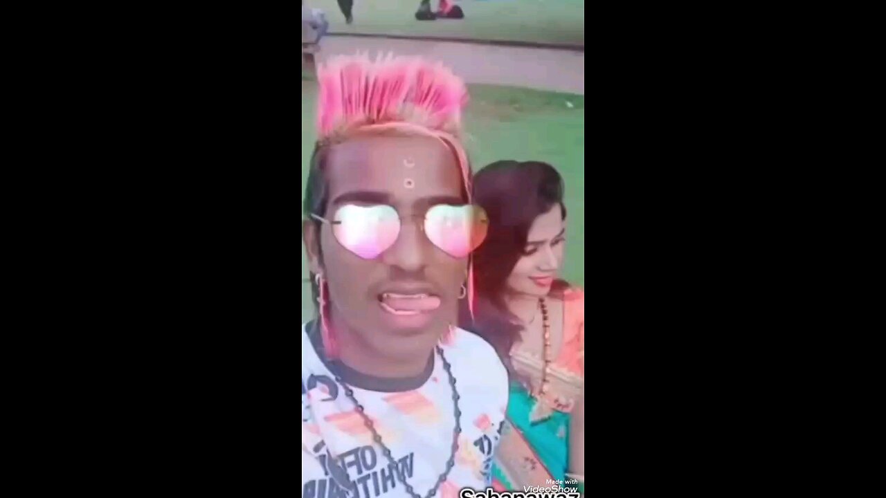 Girlfriend ke sath Park mein video banaa raha tha😂